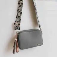 Load image into Gallery viewer, Willow Camera Crossbody Bag / Gray
