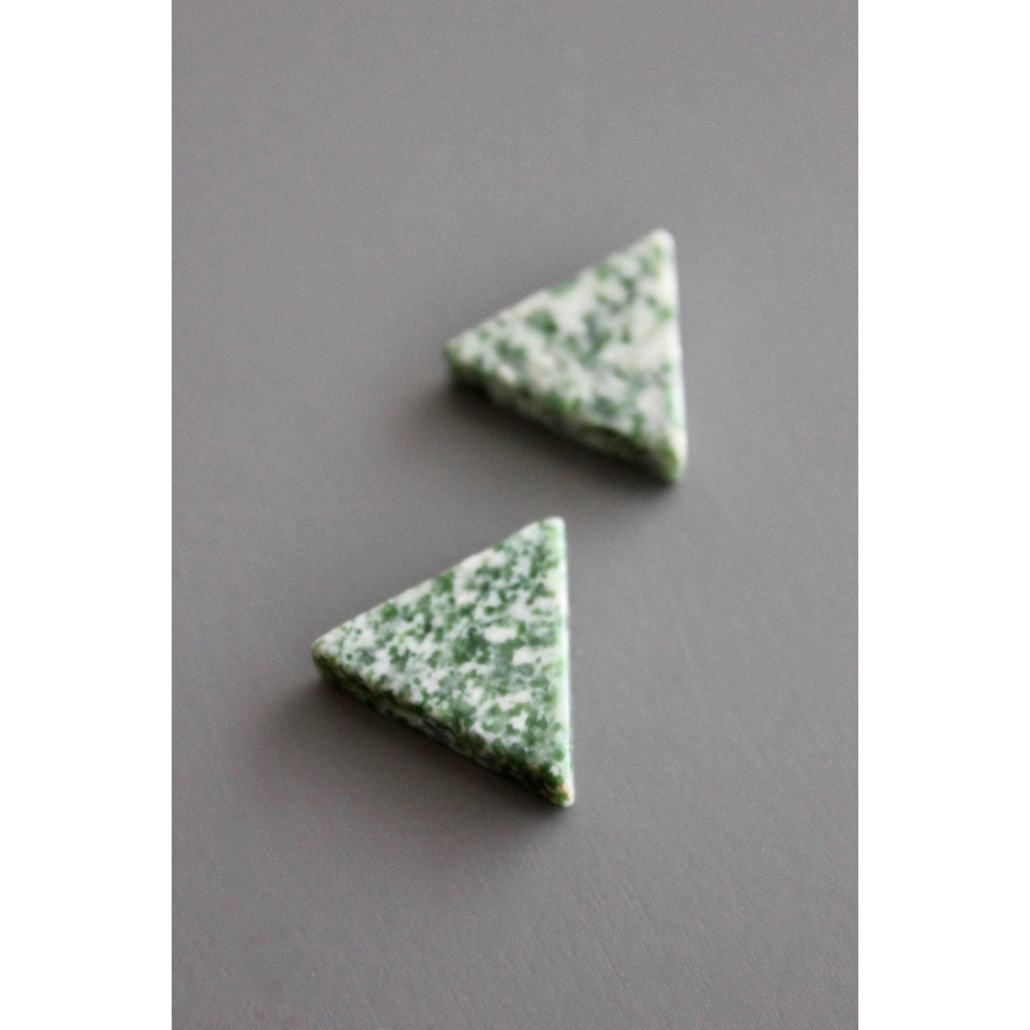 Load image into Gallery viewer, Green Spotted Stone Post Earrings (BKNE01) - HERS
