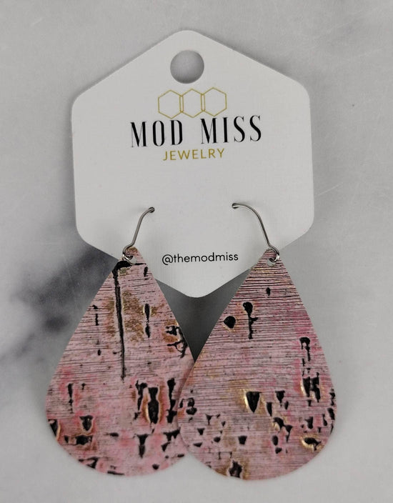 Load image into Gallery viewer, Leather Teardrop Earring &amp;quot;Wildwood Pink&amp;quot; - HERS
